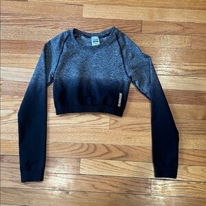 GymShark Women’s Grey Black Ombré Crop Top Long Sleeved Size S